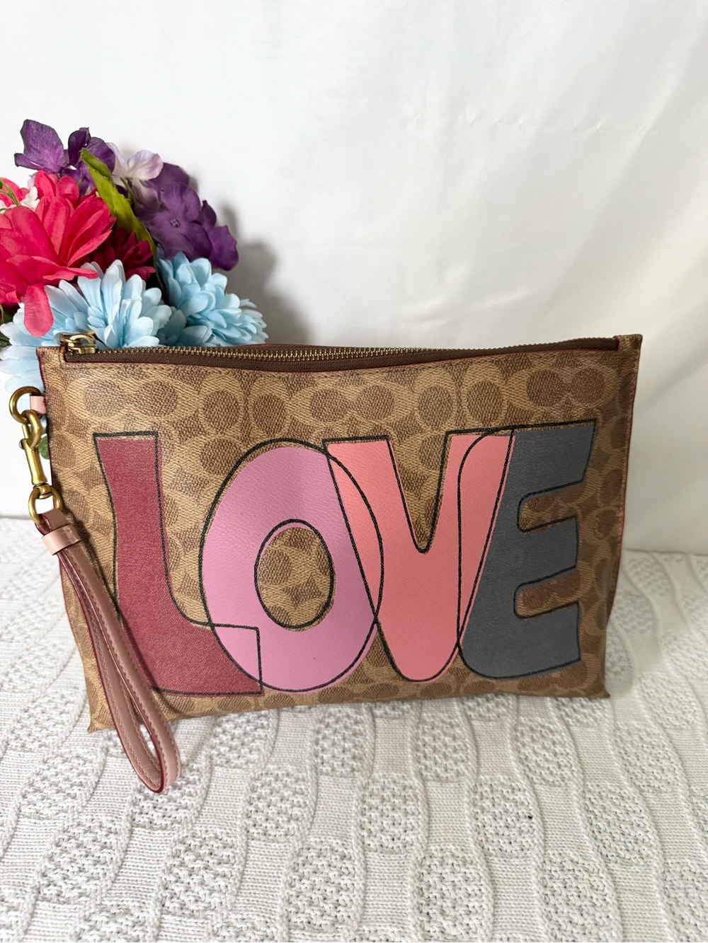 Coach Rowan RARE Love collection XL clutch